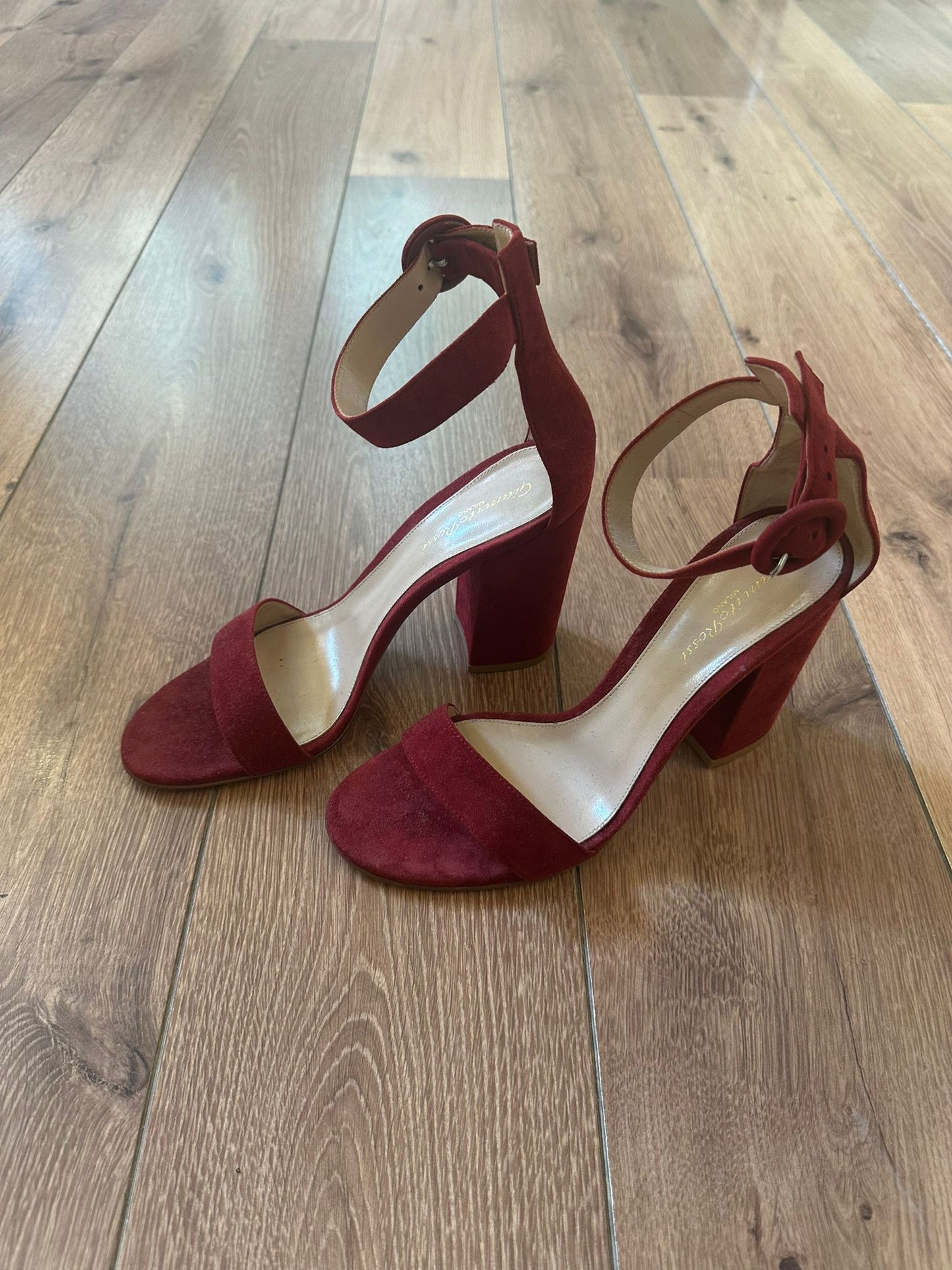 Gianvito Rossi Sandalia burdeos