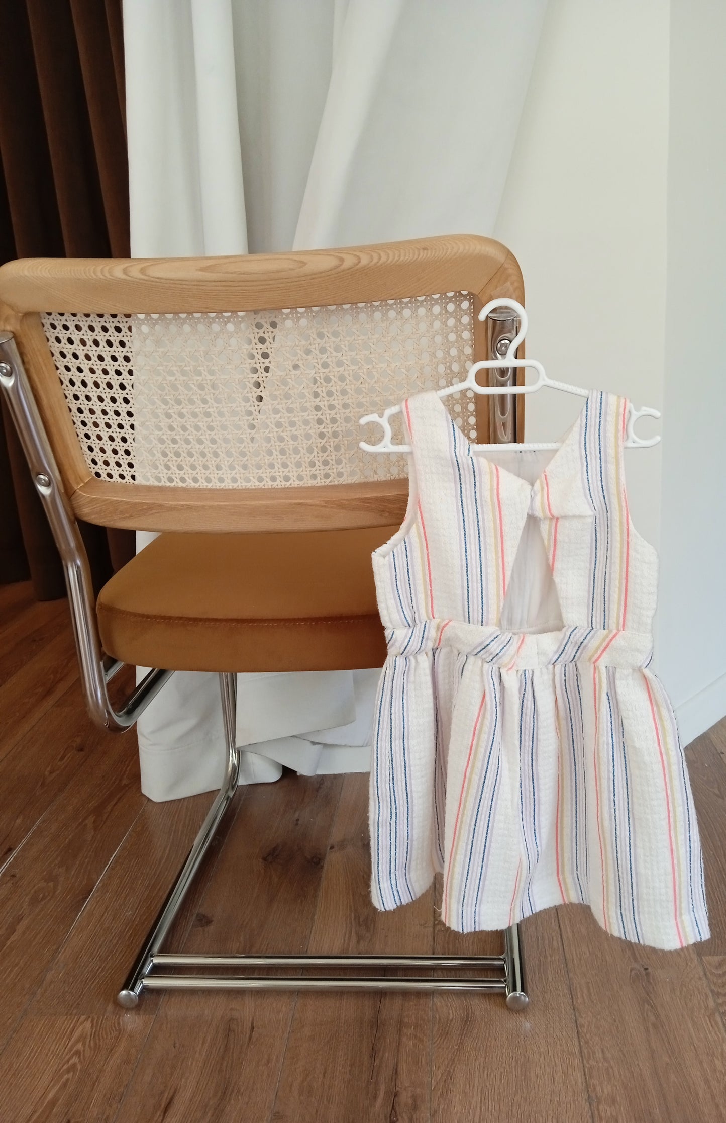 AO76 American outfitters Vestido Niña