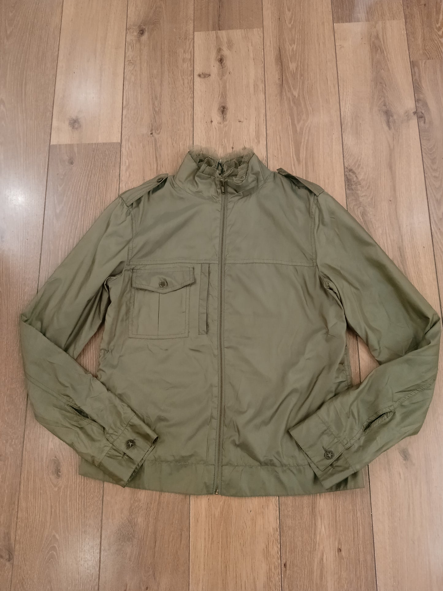 Chaqueta verde puntilla
