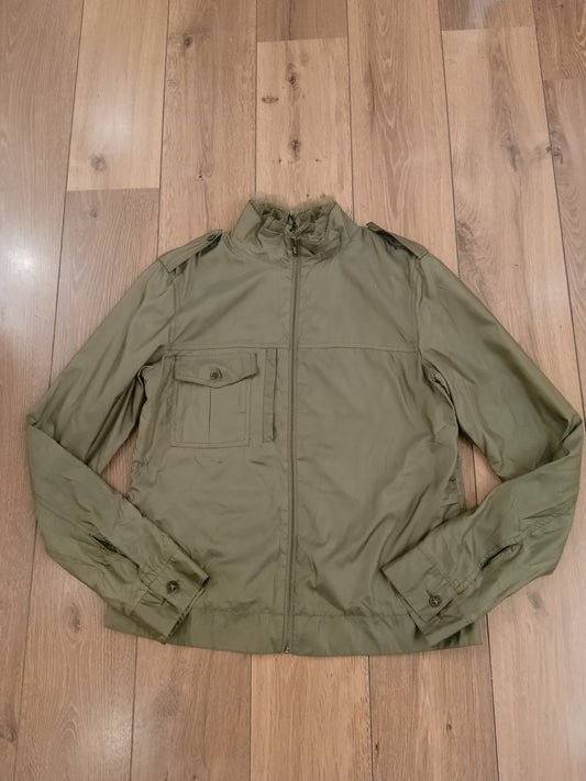 Chaqueta verde puntilla
