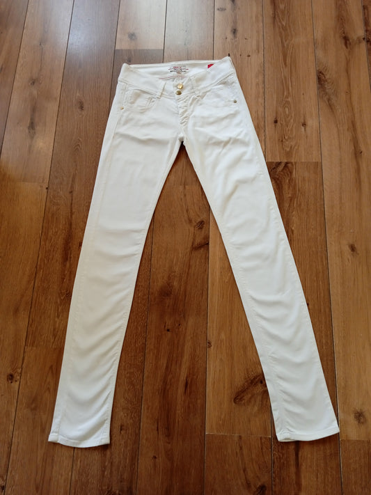 Met Jeans